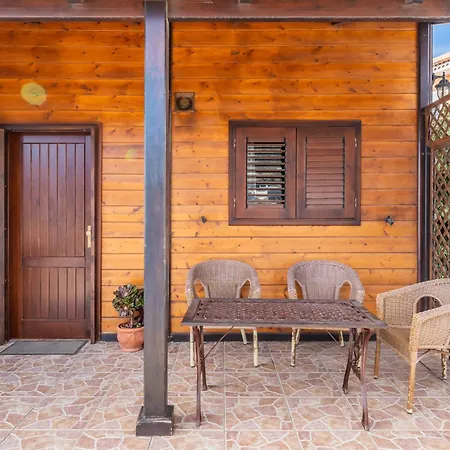 4br Wooden House -pool, Views & Parking Candelaria