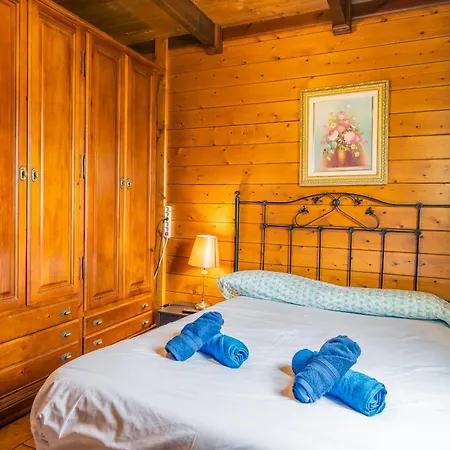 4br Wooden House -pool, Views & Parking