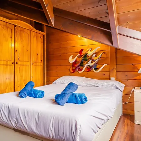 4br Wooden House -pool, Views & Parking *