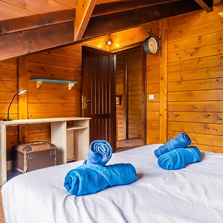 4br Wooden House -pool, Views & Parking Dom wakacyjny