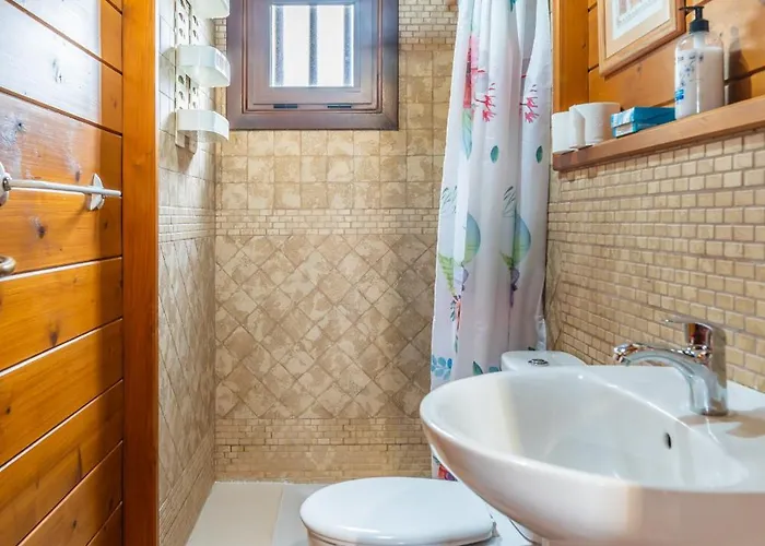 4br Wooden -pool & Views - Parking *