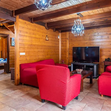 펜션 4br Wooden House -pool, Views & Parking 칸델라리아