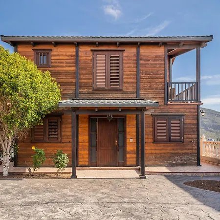 4br Wooden House -pool, Views & Parking 펜션 *
